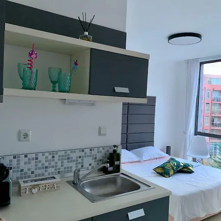 Apartello Modern Studio Rainbow 3 - Cacao Beach شقة